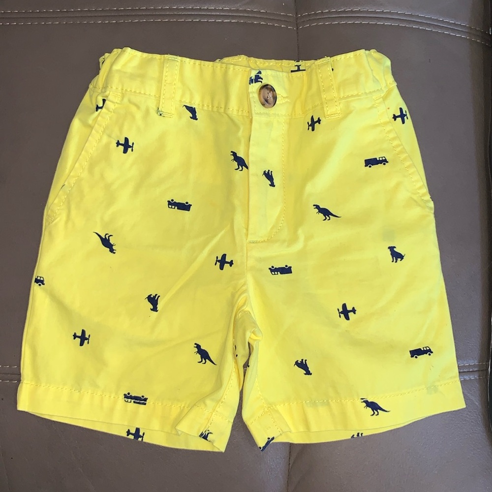 1️⃣ Carters 3T shorts NWOT